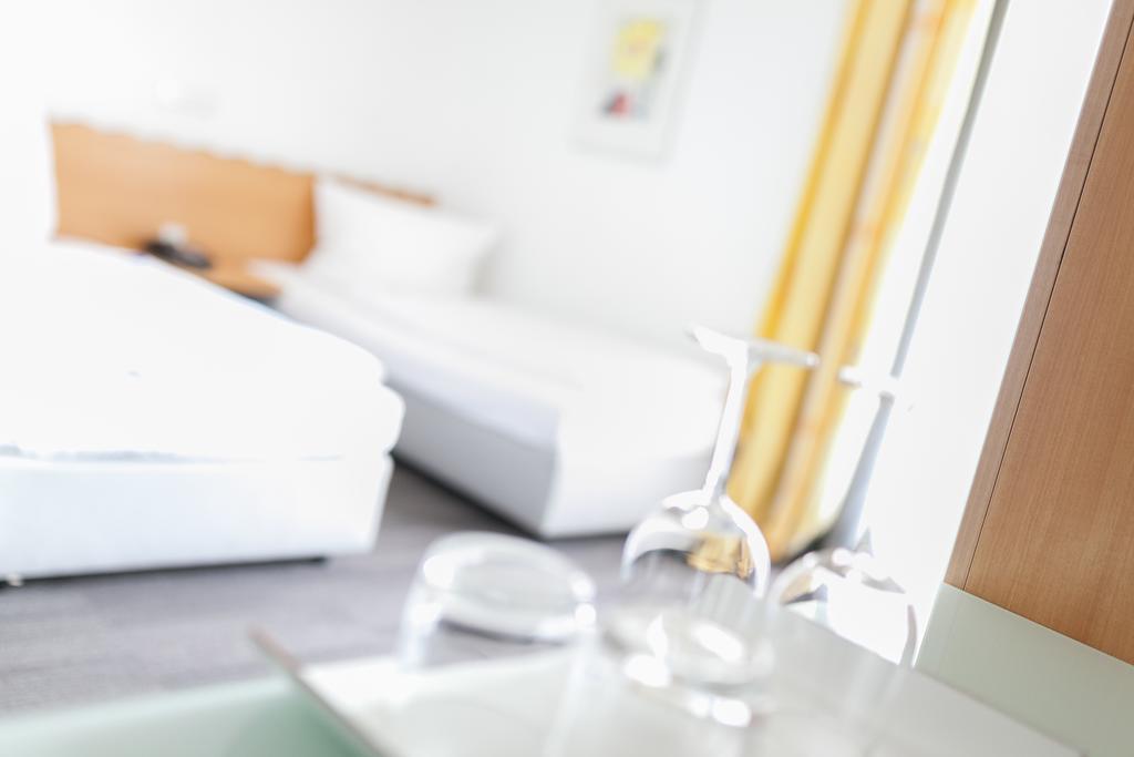מונסטר Hotel Ambiente מראה חיצוני תמונה